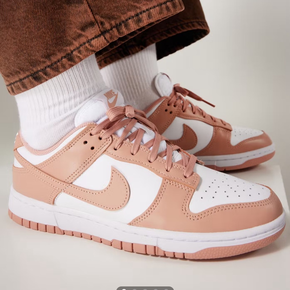 Nike Dunks low size 7.5